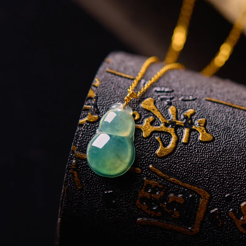 Linguanying Glutinous Jade Jadeite Pendants Women's-1