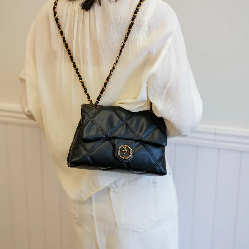 Morellybear Crossbody Bags-11