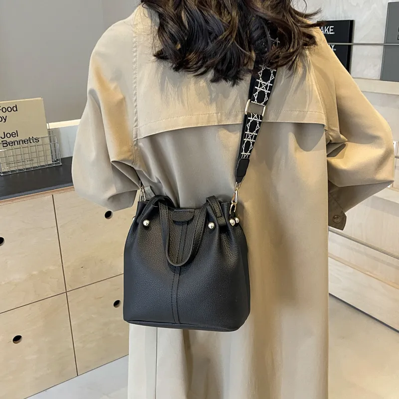 Morellybear Crossbody Bags-3