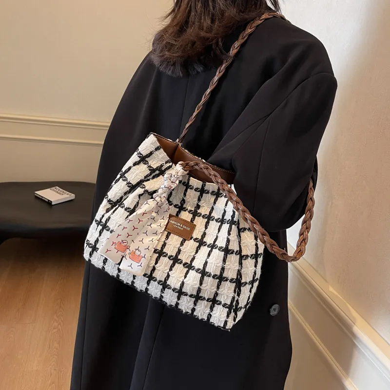 Morellybear Fabric Tote Bag, Shoulder Bag Women's Plaid Black/Ecru-8