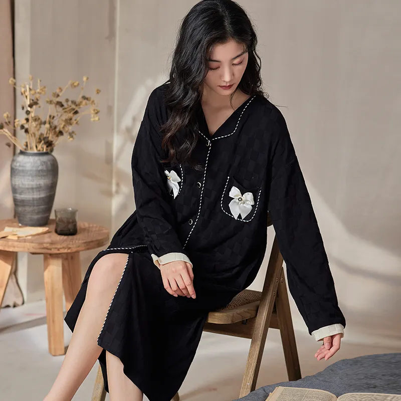 Floating Light Islands Nightgown Women's Box Black-4