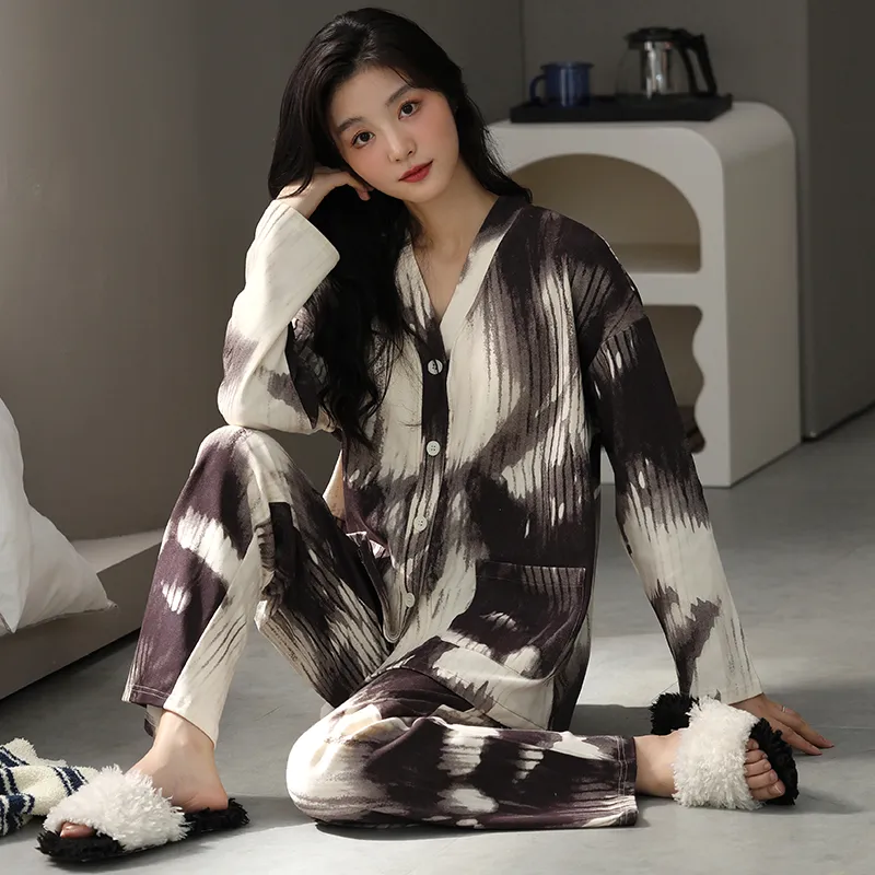 Floating Light Islands Pajama Set Women's Box Black-4