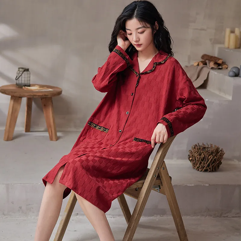 Floating Light Islands Nightgown Women's Box Red-4