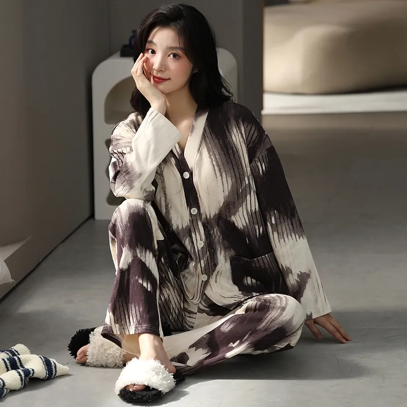 Floating Light Islands Pajama Set Women's Box Black-6