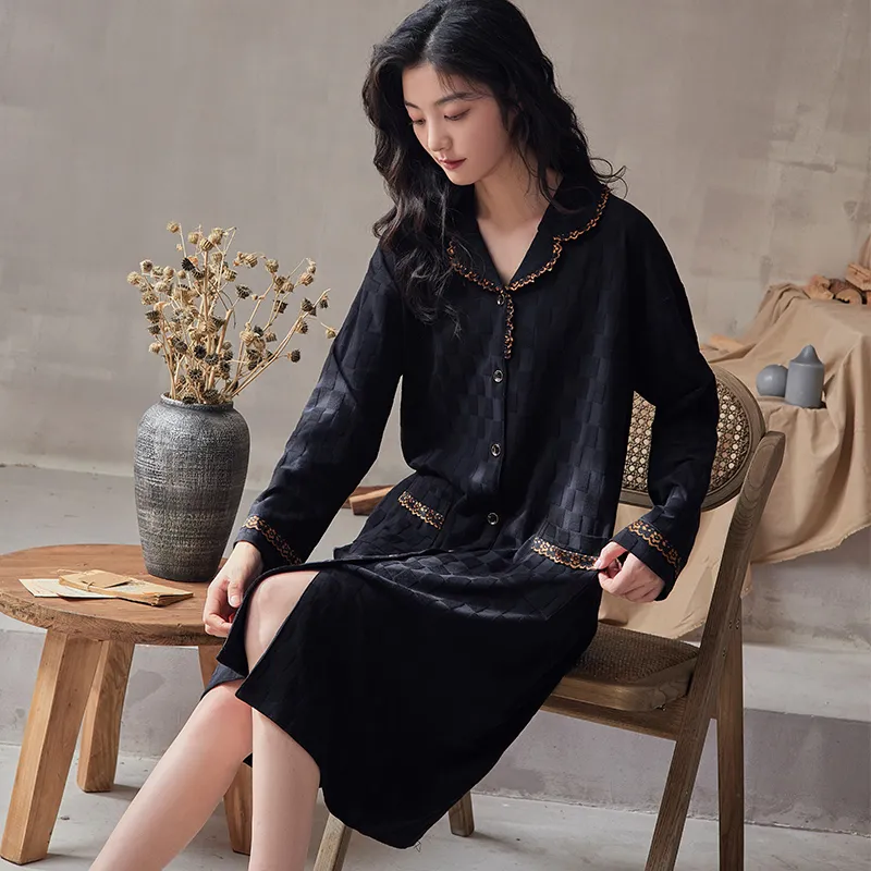Floating Light Islands Nightgown Women's Box Black-4