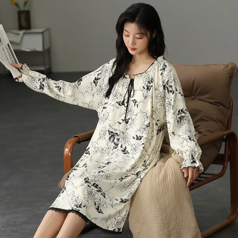 Floating Light Islands Nightgown Women's Gift Box Set Ecru-1