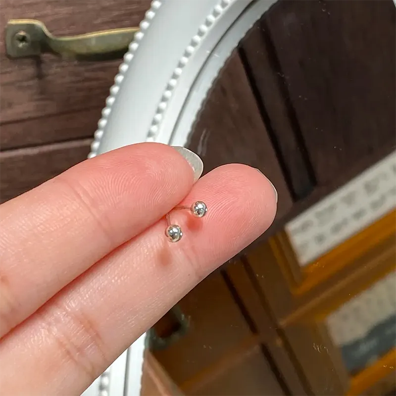 Mrs. Kra S990 Fine Silver Stud Earrings Unisex-5