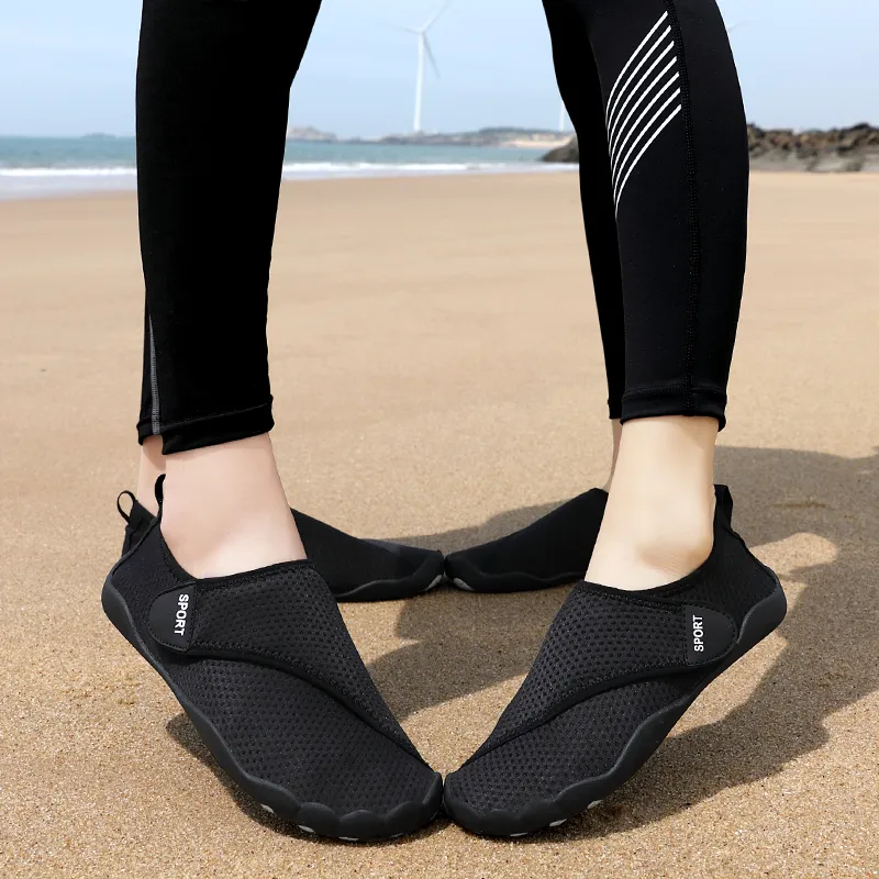 GESENLANG Anti Slip Wear Resistant Low Top Outdoor Shoes Unisex-1