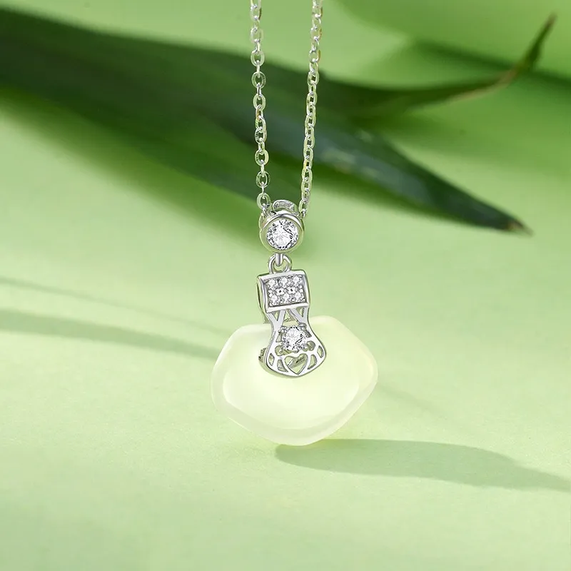 Artisan Lock Heart Jade Natural Chalcedony Necklaces Unisex-4