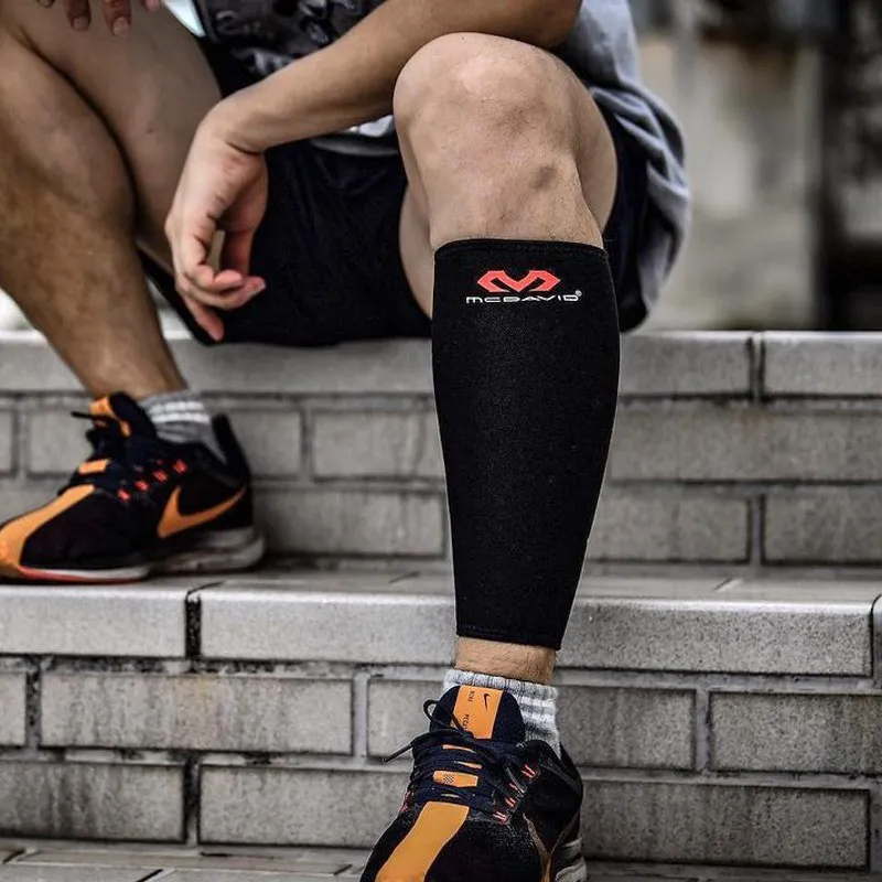 McDavid Running Soccer Leg Guards Breathable Compression Black Unisex-10