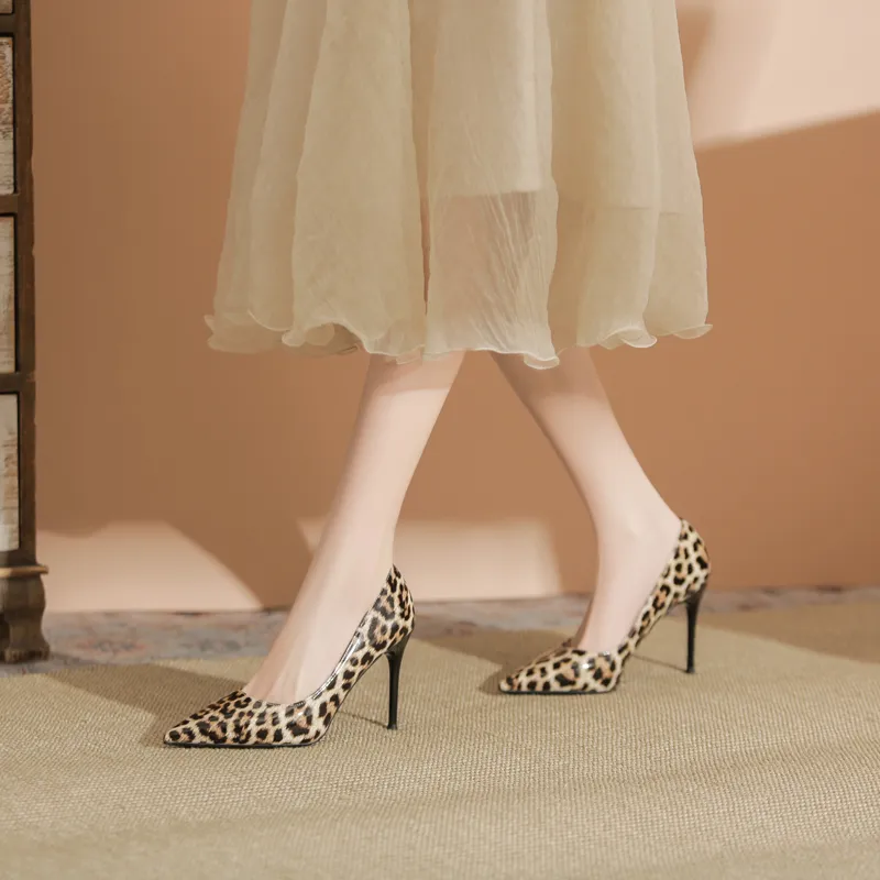 Zubumei Slim Heel High Heels Women's Leopard Print-1