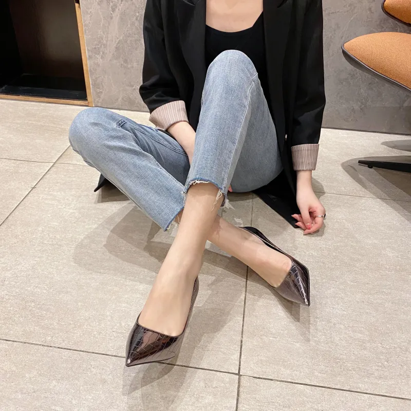 Zubumei Slim Heel High Heels 9cm Women's-11