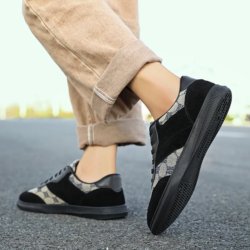 Extravagant Low Top Skateboard Shoes Men's Black-3