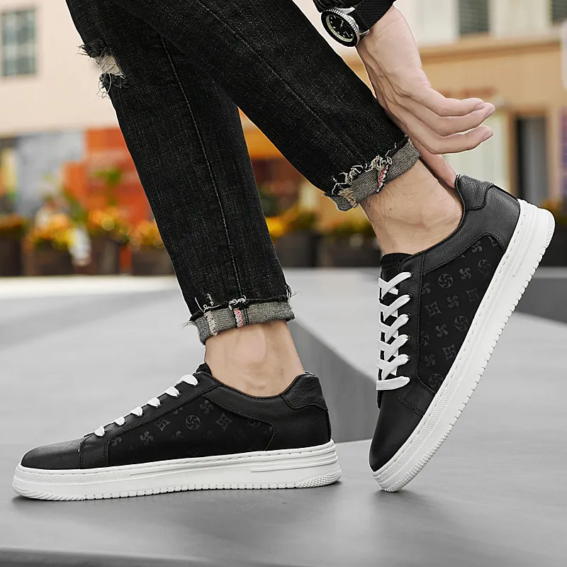 Extravagant Low Top Skateboard Shoes Men's Black-3