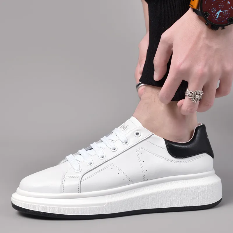Extravagant Low Top Skateboard Shoes Men's Black White-3