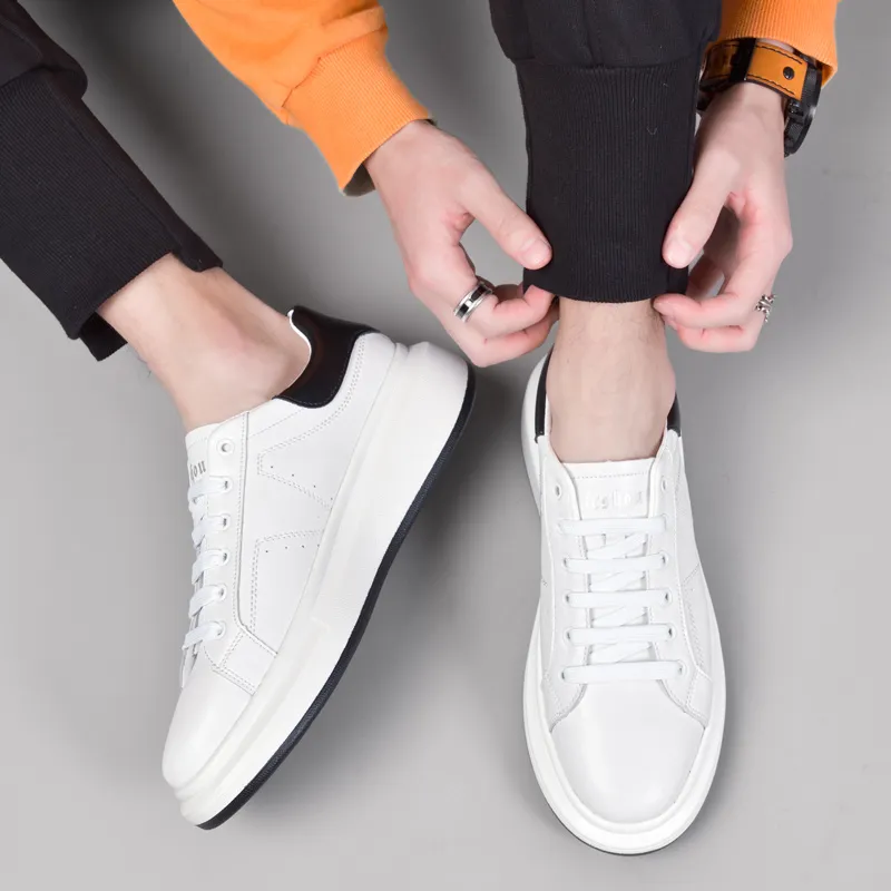 Extravagant Low Top Skateboard Shoes Men's Black White-4
