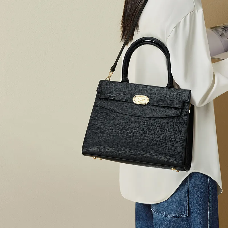 RED DRAGONFLY Cow Leather Handbag Unisex Black-5