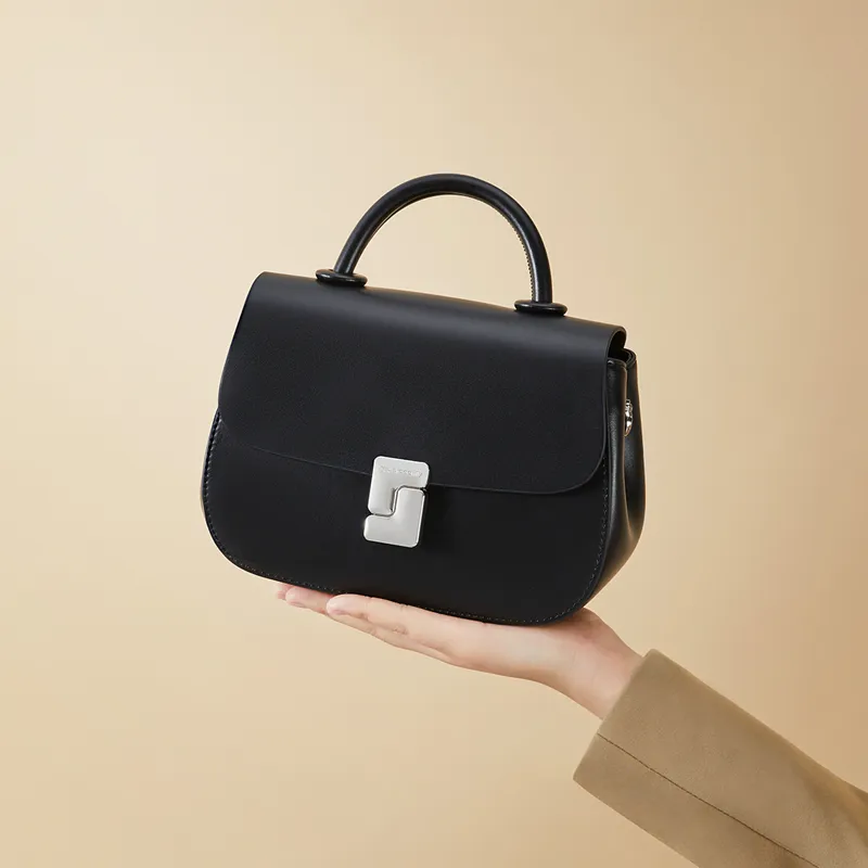 RED DRAGONFLY Cow Leather Handbag Women's Black-5