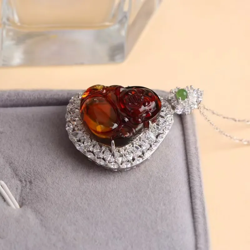Xifeng Building Amber Jade Necklaces Unisex-1