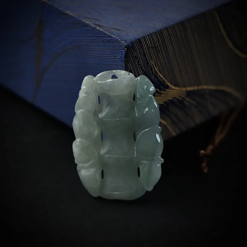 South Asia Bean Type Jadeite Pendants Unisex-3