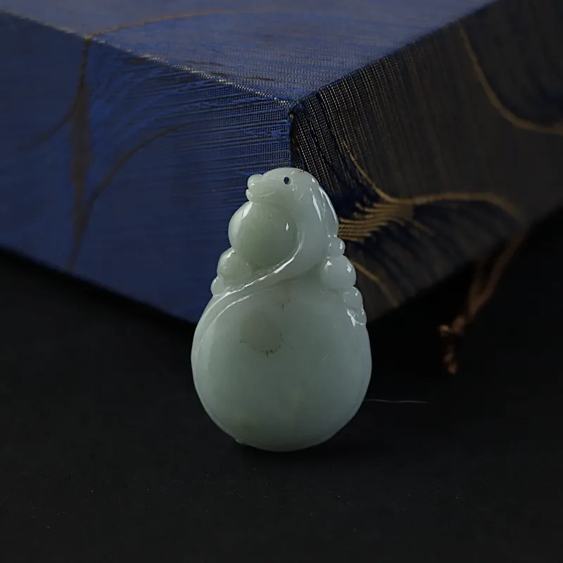 South Asia Bean Type Jadeite Pendants Unisex-2