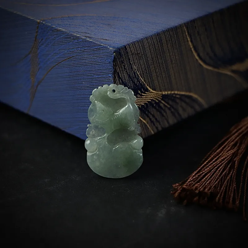 South Asia Bean Type Jadeite Pendants Unisex-2
