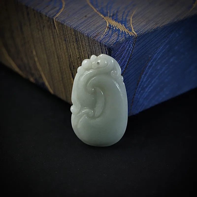 South Asia Bean Type Jadeite Pendants Unisex-2