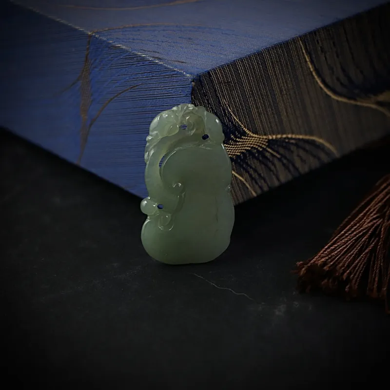 South Asia Bean Type Jadeite Pendants Unisex-1