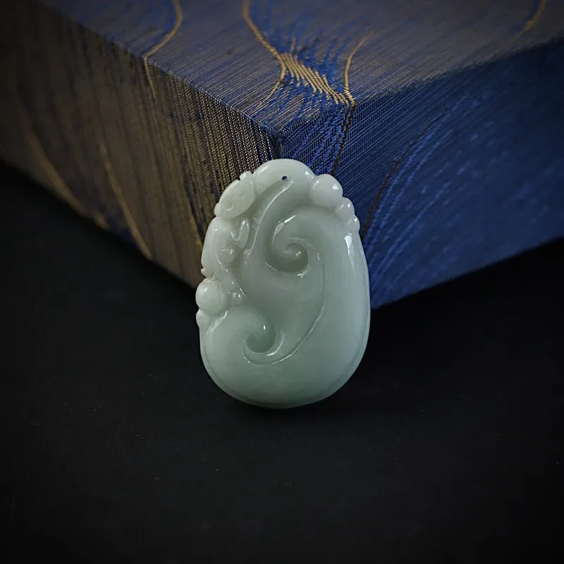 South Asia Bean Type Jadeite Pendants Unisex-2