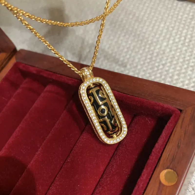 Right Hand Waiting Copper Alloy Necklaces Women's-3