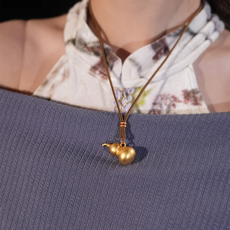 Right Hand Waiting Copper Alloy Necklaces Women's-2