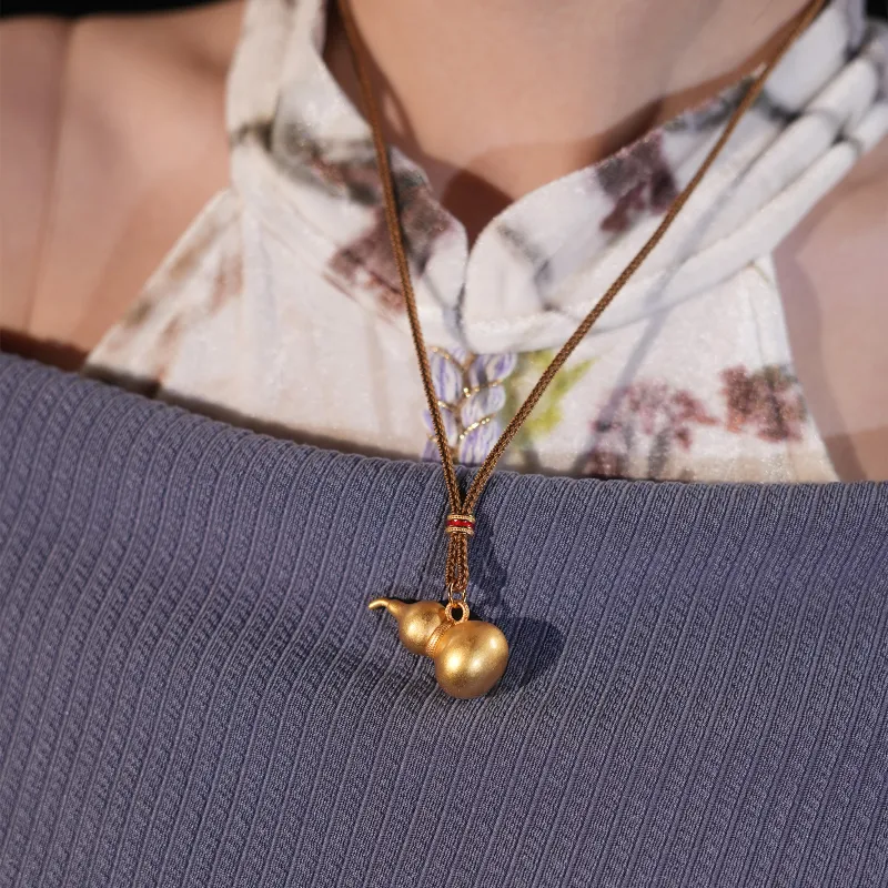 Right Hand Waiting Copper Alloy Necklaces Women's-3
