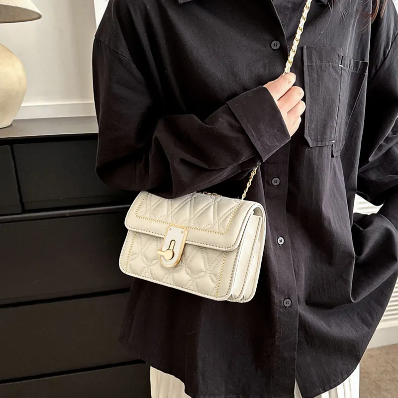 CinvaiKrose Cow Leather With Synthetic Leather Shoulder Bag Medium Size Women's Black/Ecru-9