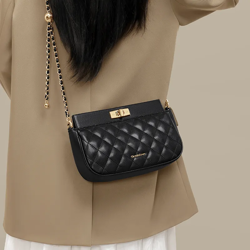 CinvaiKrose Synthetic Leather Chain Shoulder Bag Small Size Women's Black/Ecru-1