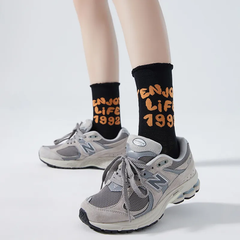 2323 Women's Mid Calf Socks-1