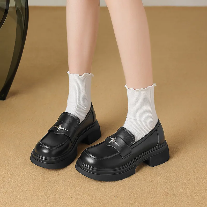 JOSINY Loafers Women's Black/Ecru-5
