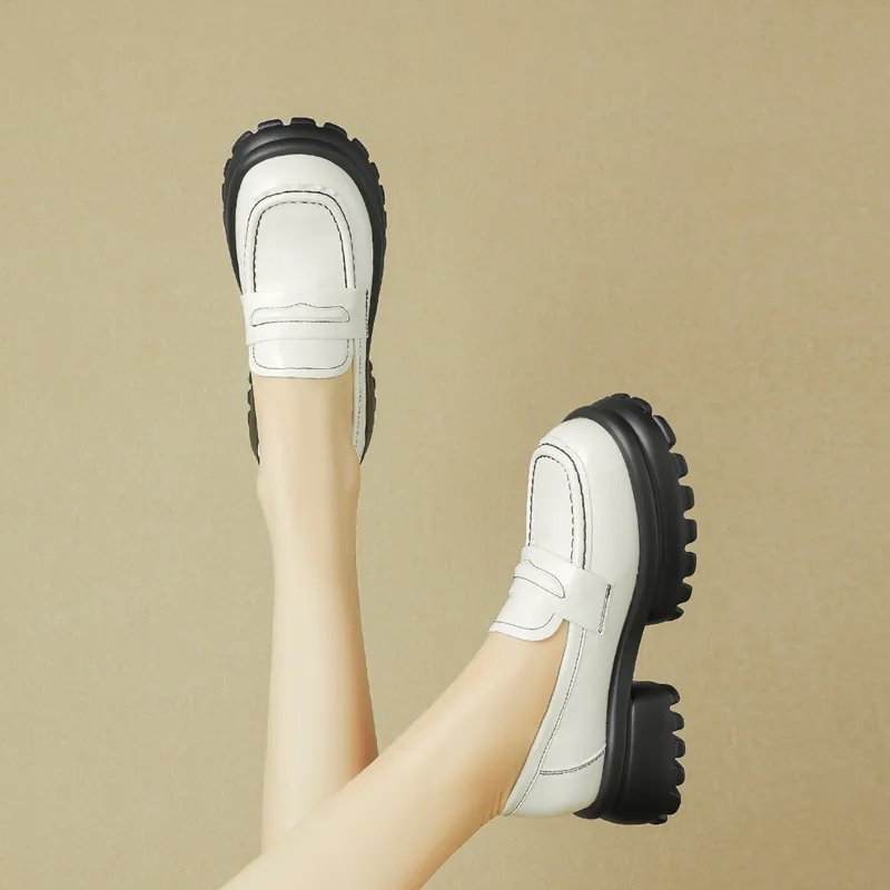 JOSINY Loafers Women's Black/Beige-9
