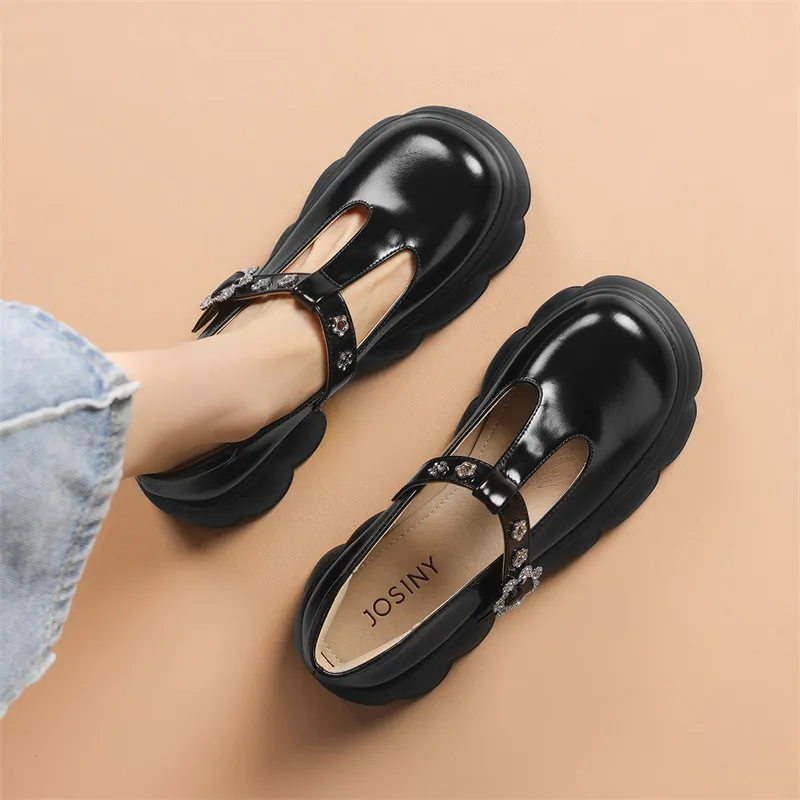 JOSINY Loafers Women's Black/Ecru-9