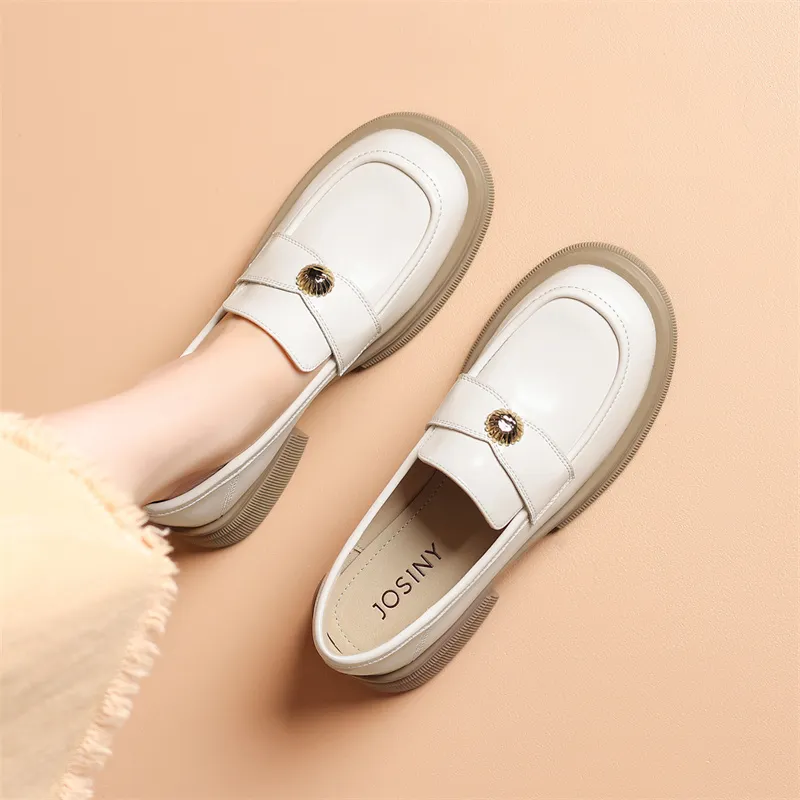 JOSINY Loafers Women's Black/Ecru-10
