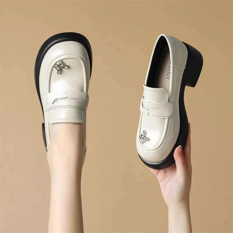 JOSINY Loafers Women's Black/Ecru-9