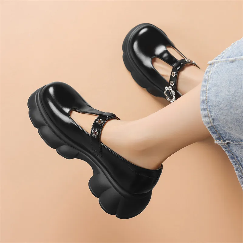 JOSINY Loafers Women's Black/Ecru-8