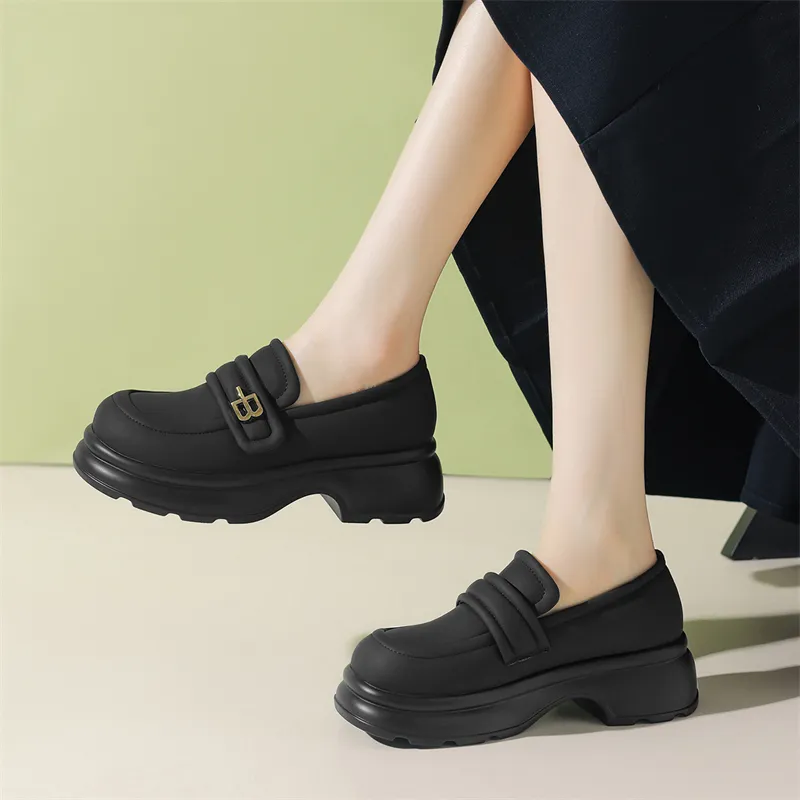 JOSINY Loafers Women's Black/Ecru-11