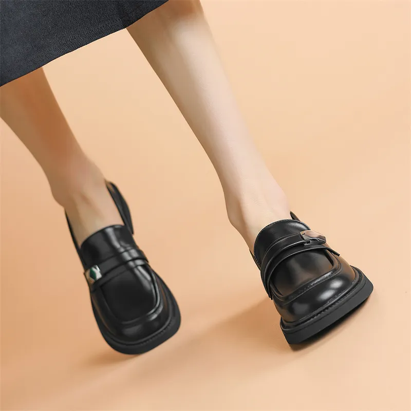 JOSINY Loafers Women's Black/Ecru-5
