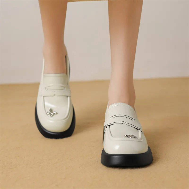 JOSINY Loafers Women's Black/Ecru-10