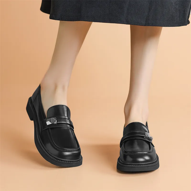 JOSINY Loafers Women's Black/Ecru-4