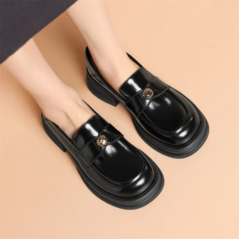 JOSINY Loafers Women's Black/Ecru-2