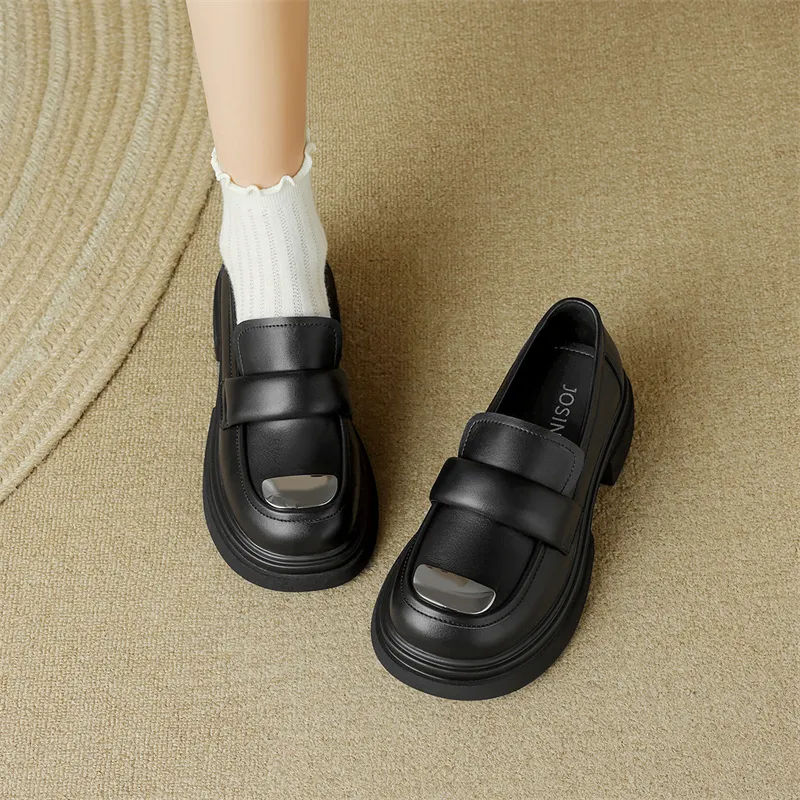 JOSINY Loafers Women's Black/Ecru-5