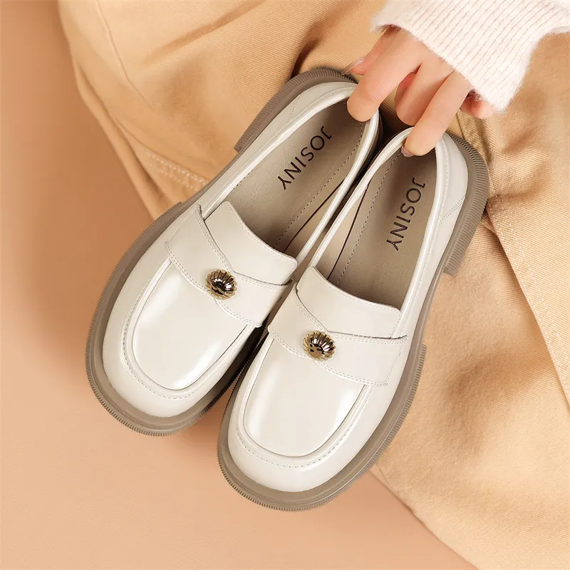 JOSINY Loafers Women's Black/Ecru-11