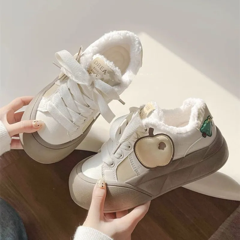 WJA Thermal Cushioning Coverage Abrasion Resistant Slip Resistant Low Top Skateboard Shoes Women's-6