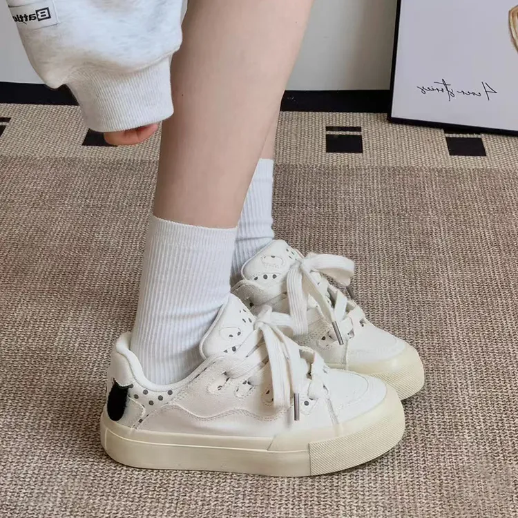 WJA Wear resistant, Lightweight, Breathable, And Non slip. Low Top Skateboard Shoes Women's Beige-1